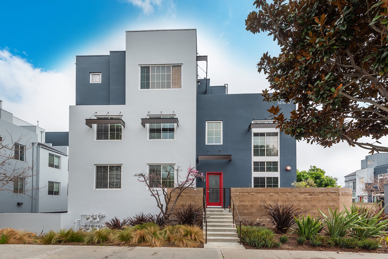 5300 Playa Vista Drive 12