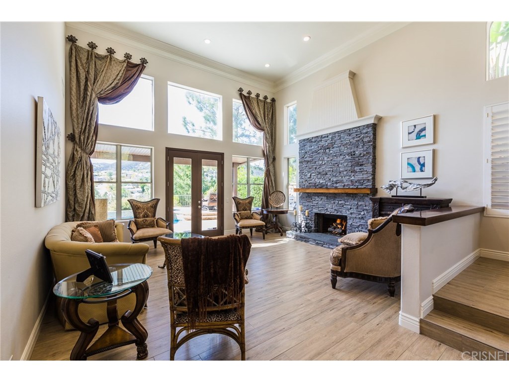 7365 Westcliff Drive