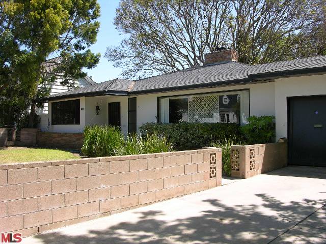 542 Chapala Dr
