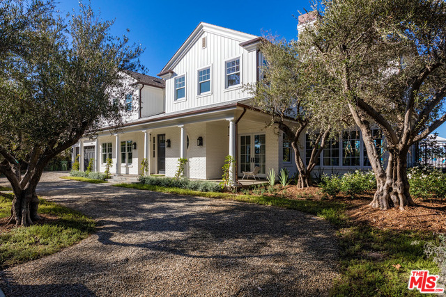 687 Amalfi DR