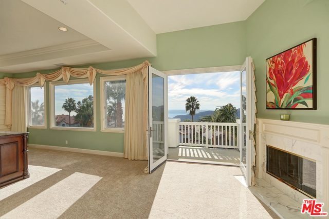 16730 Via Pacifica
