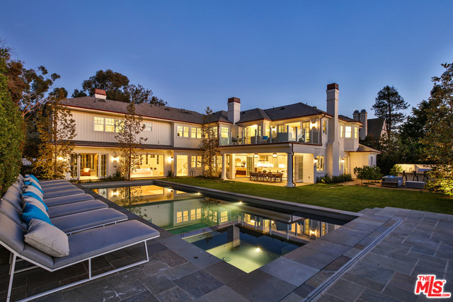 687 Amalfi DR
