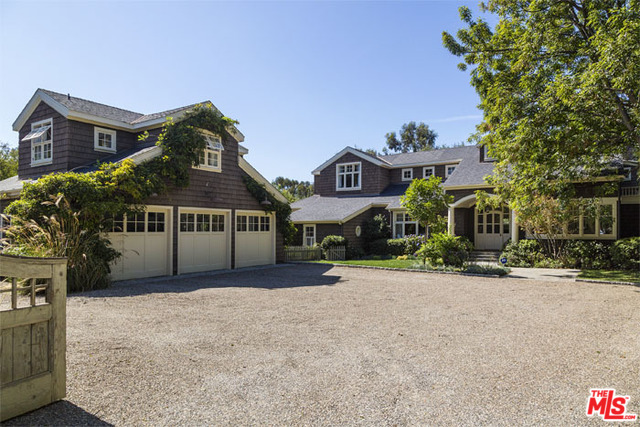 6763 Zumirez Dr