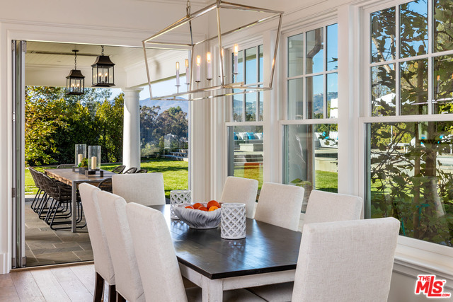 687 Amalfi DR