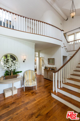 6763 Zumirez Dr