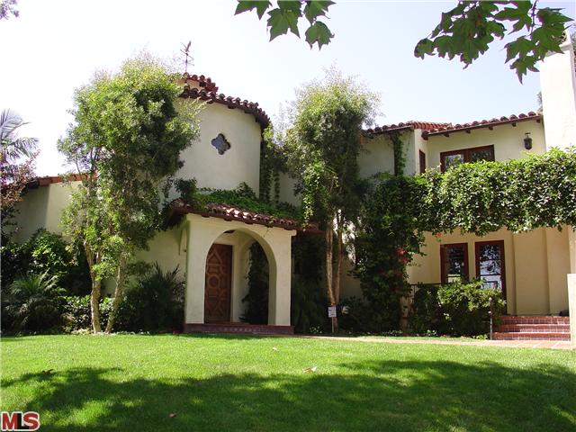 945 Corsica Dr