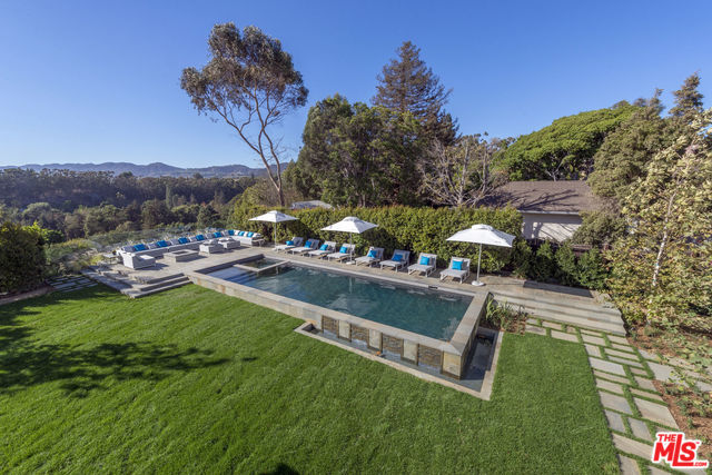 687 Amalfi DR