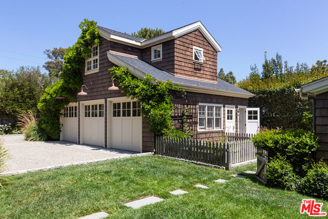 6763 Zumirez Dr