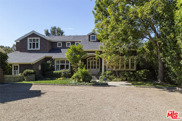 6763 Zumirez Dr