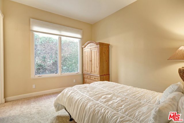 16730 Via Pacifica