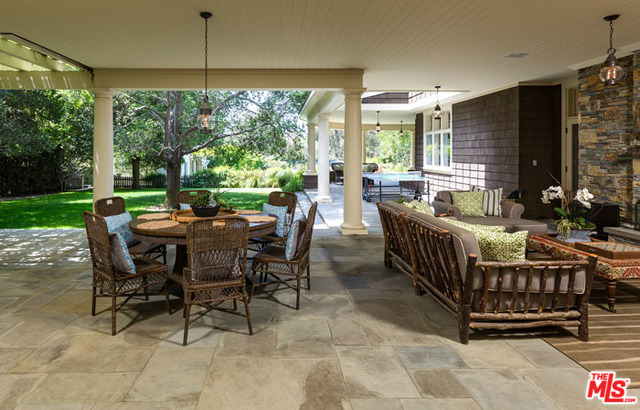 6763 Zumirez Dr