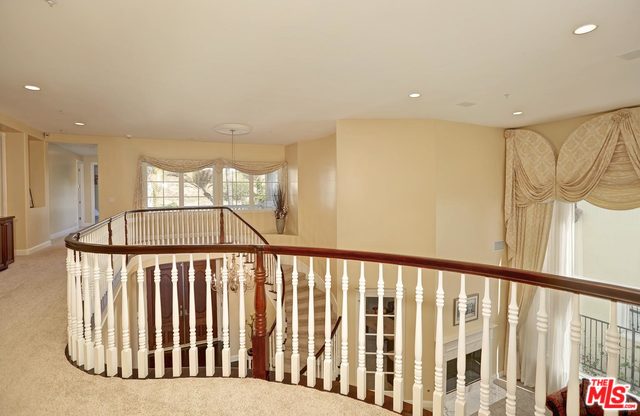 16730 Via Pacifica