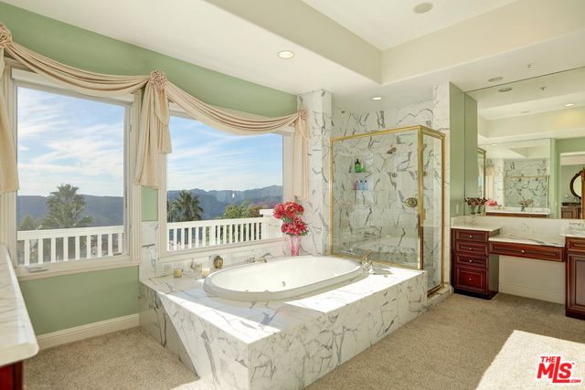 16730 Via Pacifica