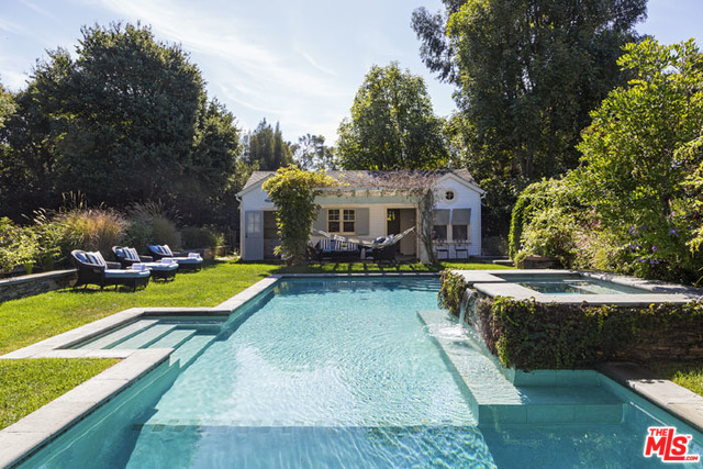 6763 Zumirez Dr