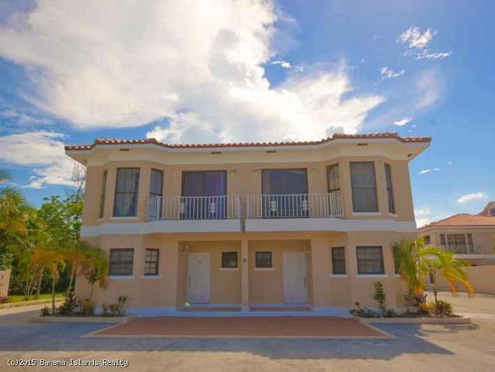 SAUNDERS BEACH VILLA COMPLEX