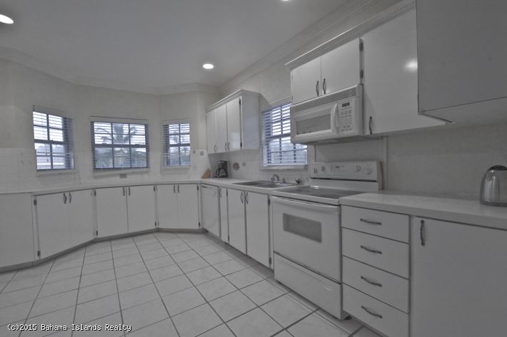 SAUNDERS BEACH VILLA COMPLEX