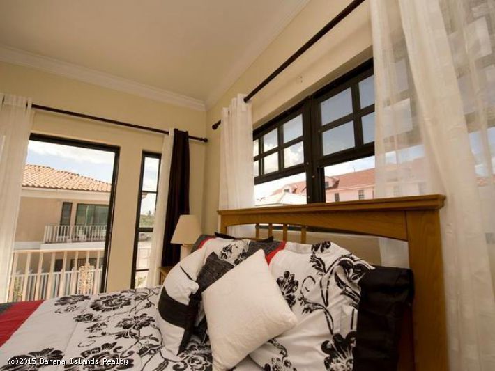 SAUNDERS BEACH VILLA COMPLEX