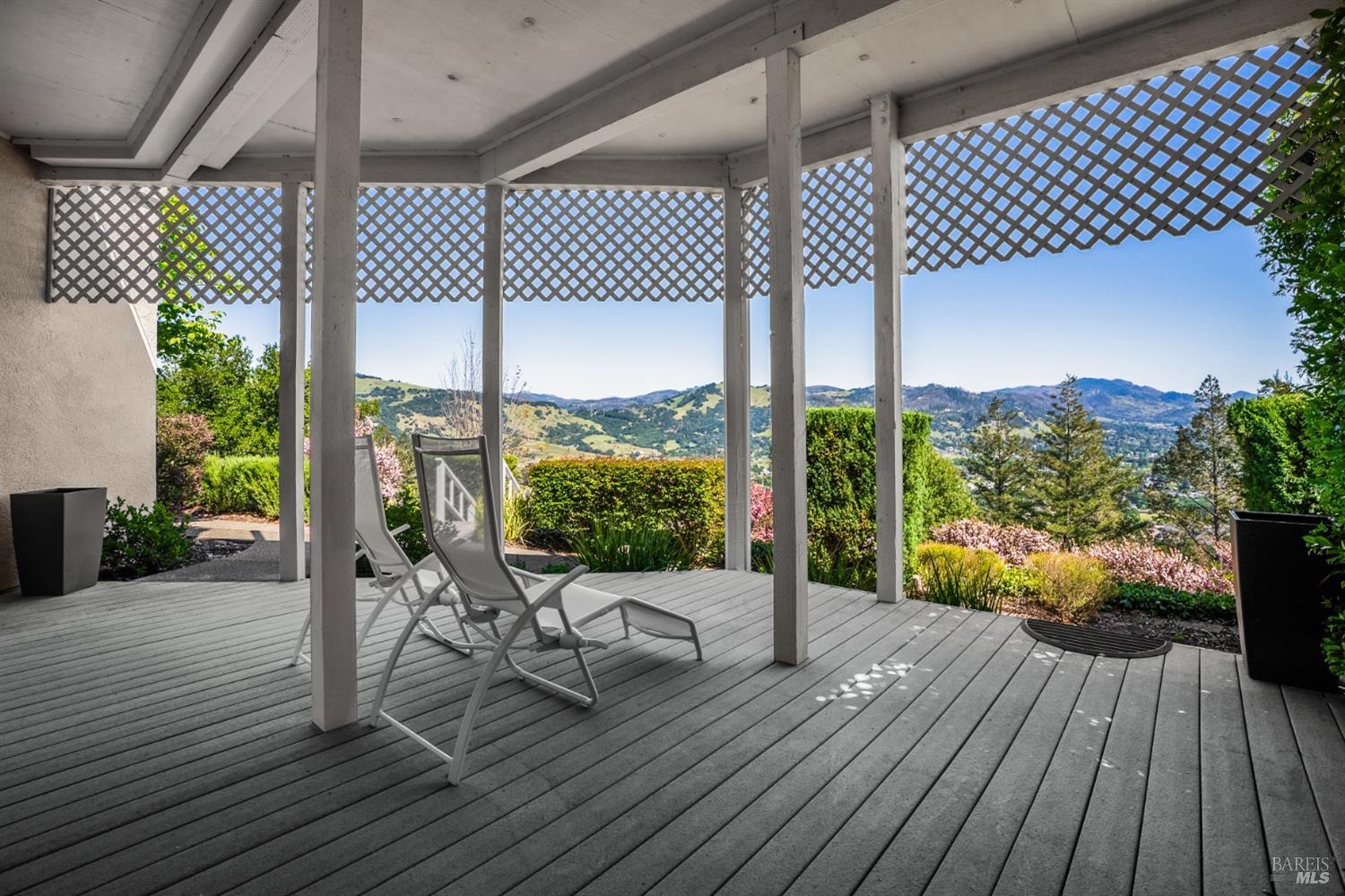3682 Rocky Knoll Way