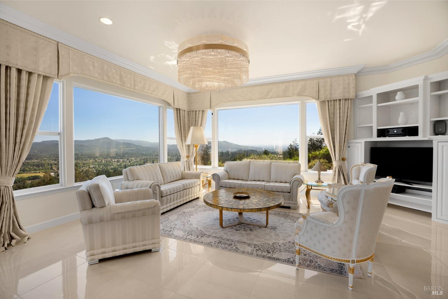 3682 Rocky Knoll Way