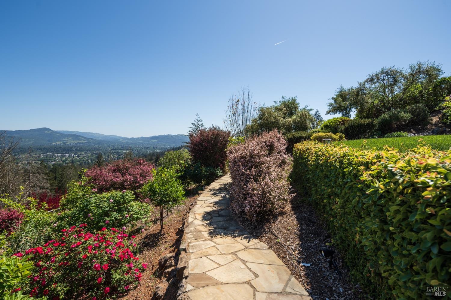 3682 Rocky Knoll Way