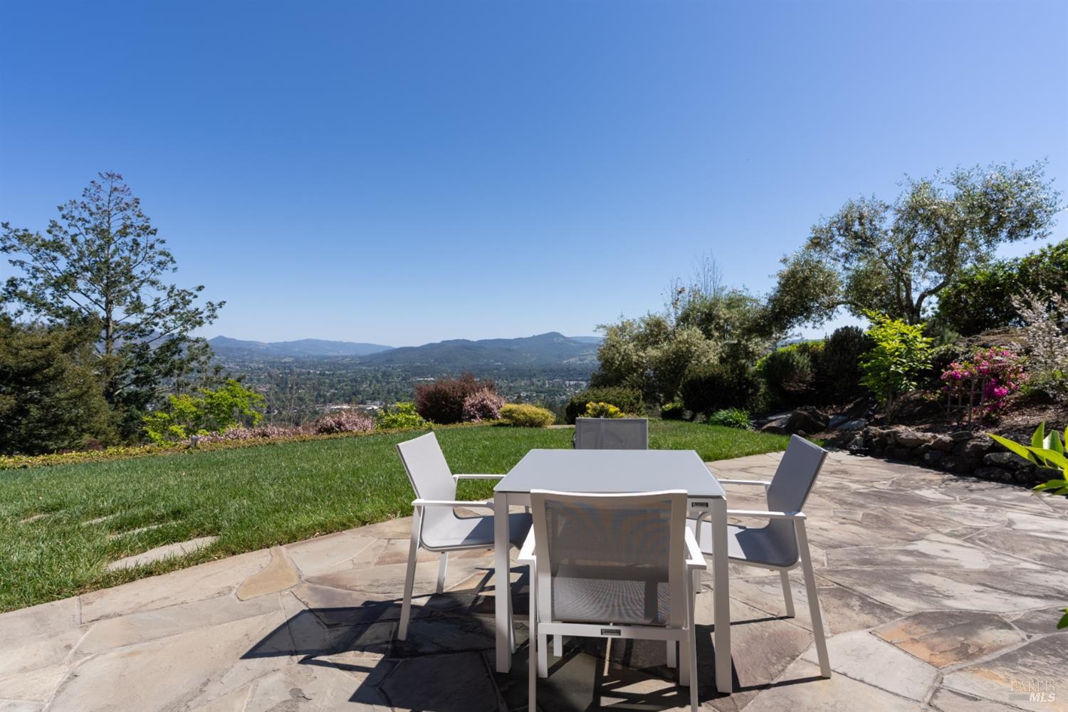 3682 Rocky Knoll Way