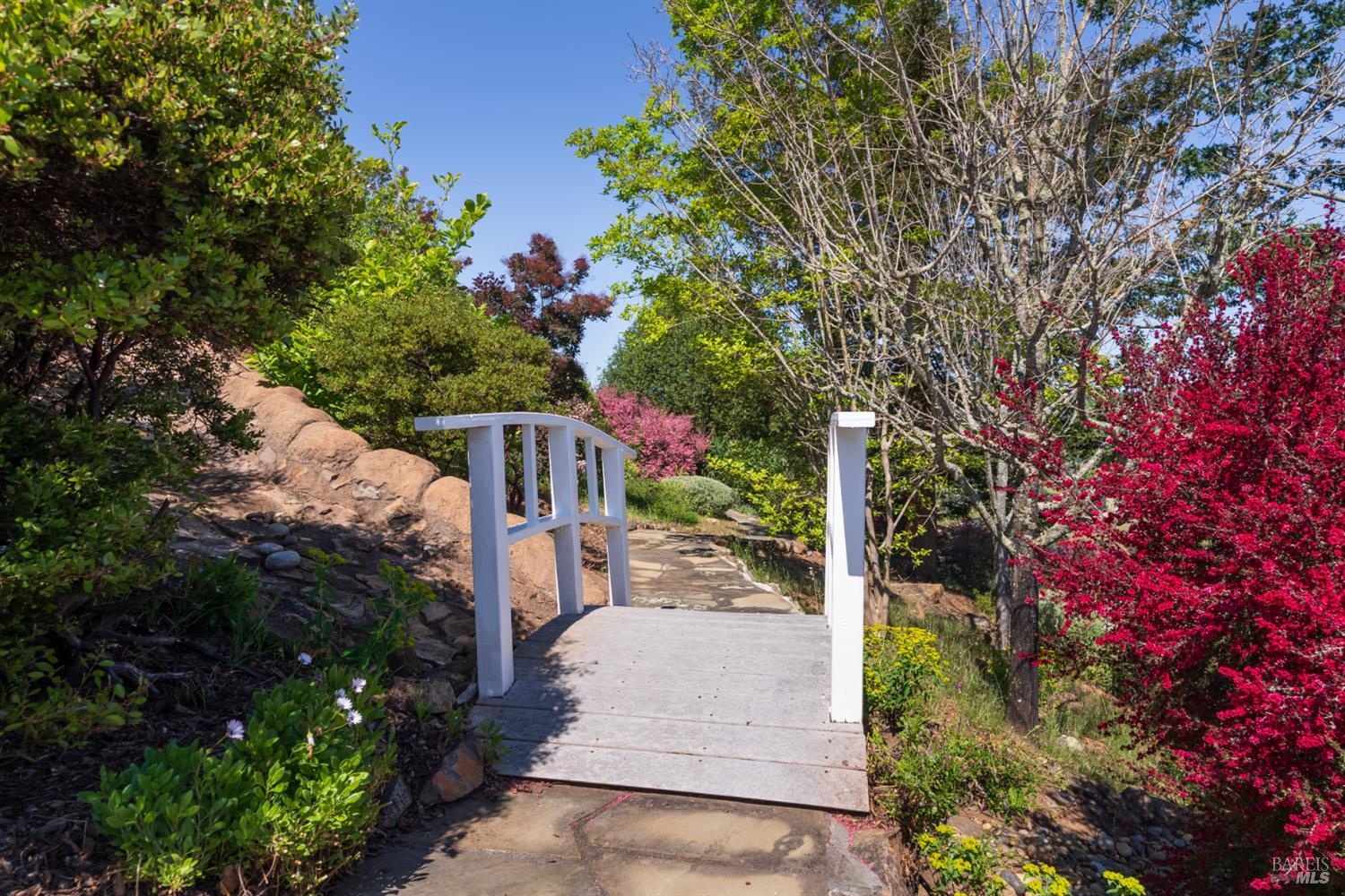 3682 Rocky Knoll Way