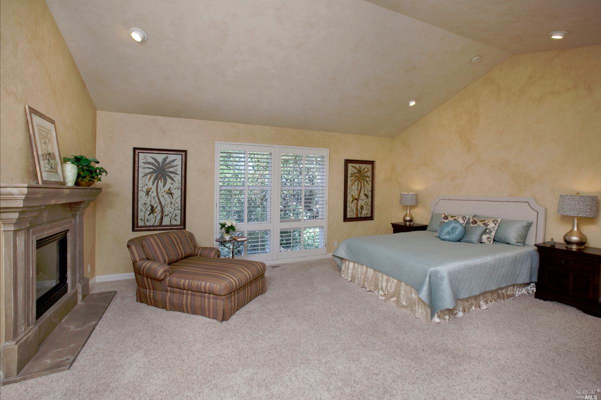 3963 Shelter Glen Way