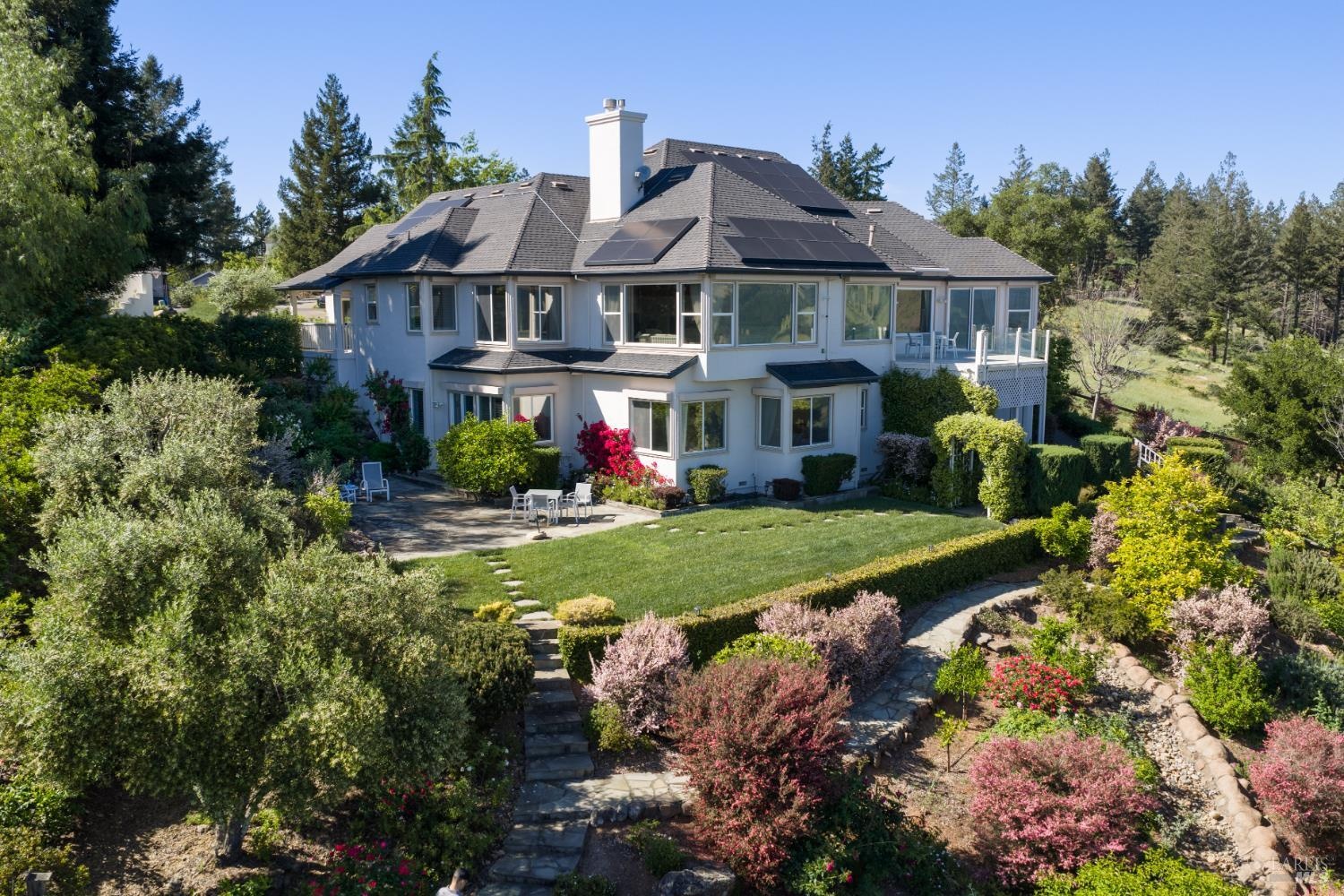 3682 Rocky Knoll Way