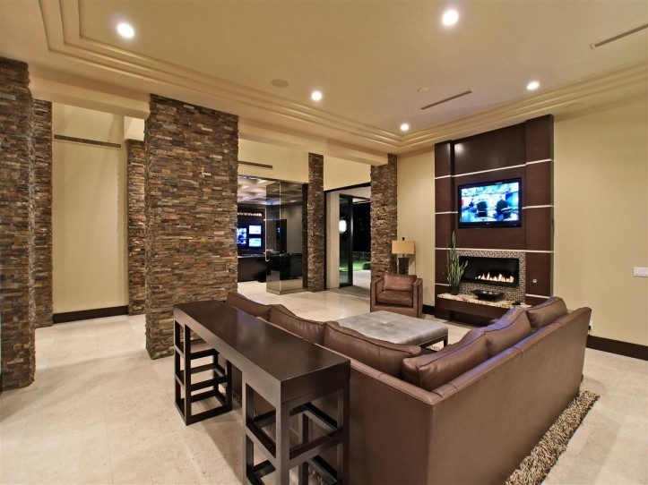 50 Meadowhawk Lane