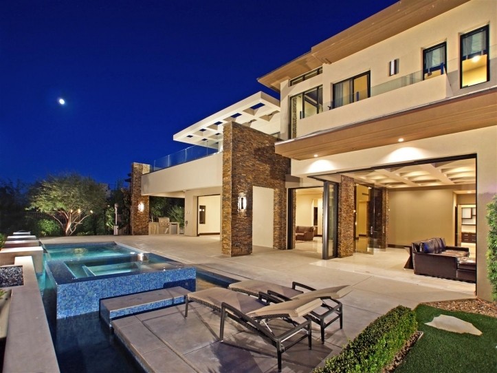 50 Meadowhawk Lane