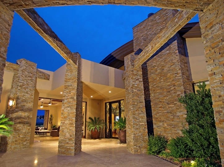 38 Hawk Ridge Dr
