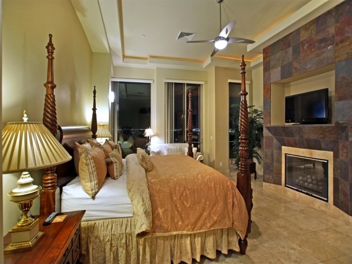 1569 Foothills Village Dr