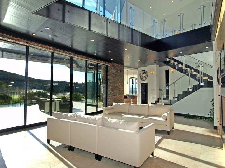 569 Lairmont Place