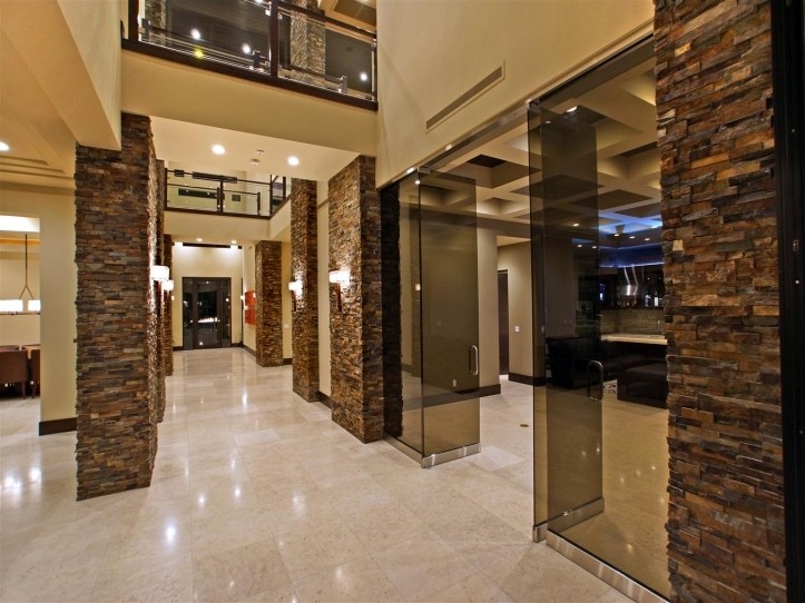 50 Meadowhawk Lane