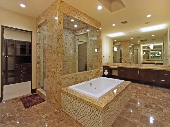 50 Meadowhawk Lane