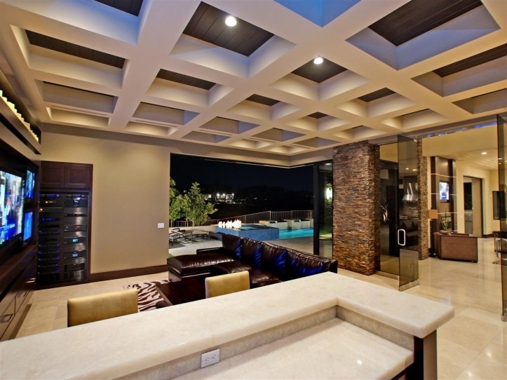 50 Meadowhawk Lane