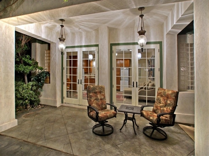 2221 Jamaica Court