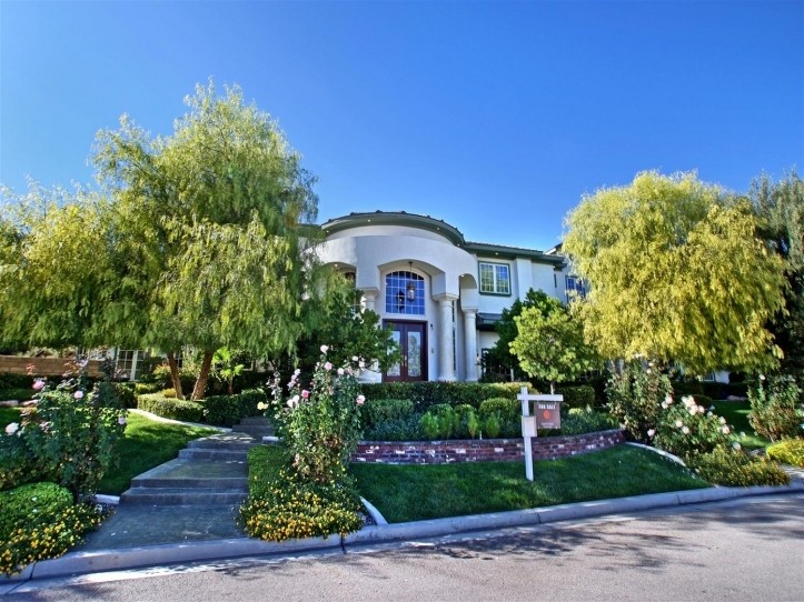 2221 Jamaica Court