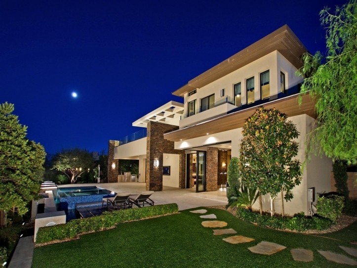 50 Meadowhawk Lane