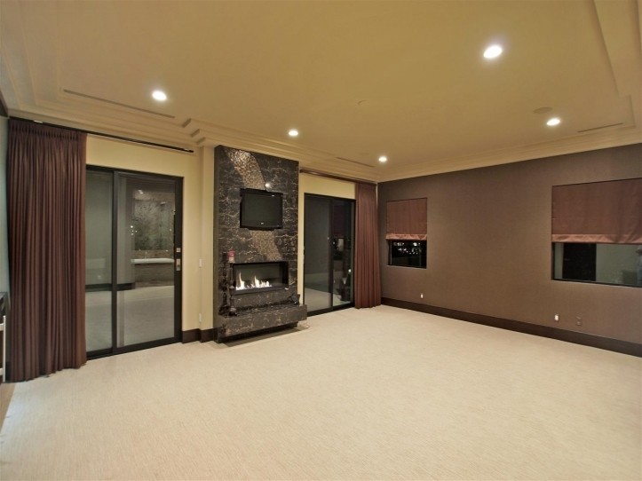 50 Meadowhawk Lane