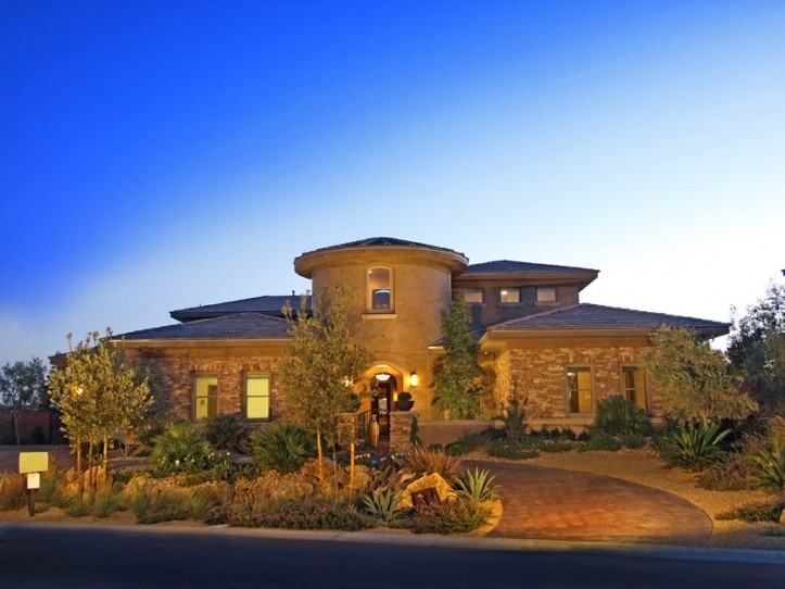 31 Hawk Ridge Dr