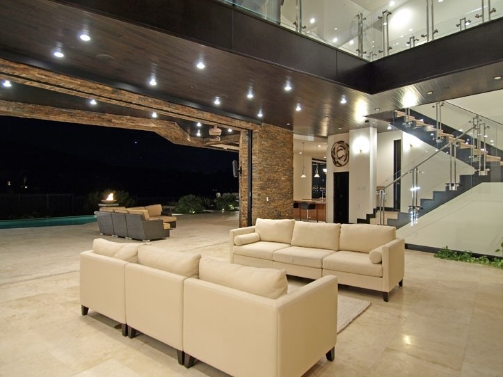 569 Lairmont Place