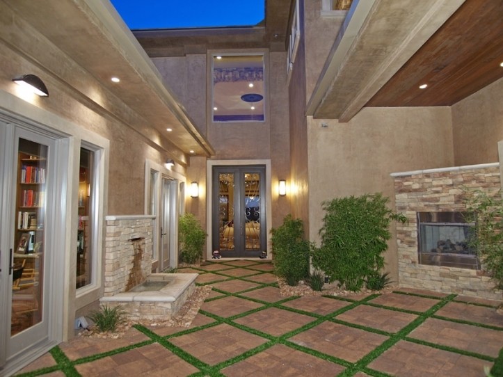 31 Hawk Ridge Dr