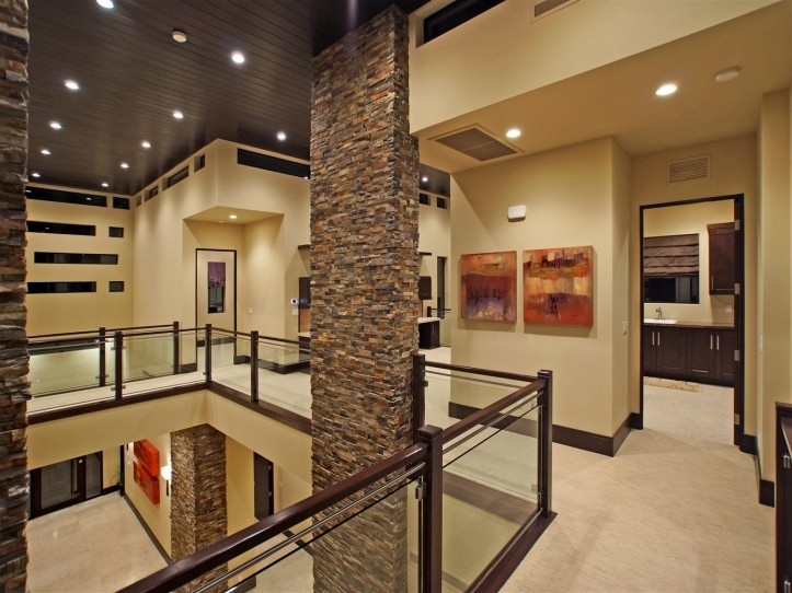 50 Meadowhawk Lane