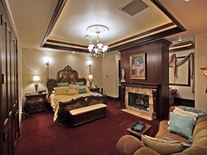 2221 Jamaica Court
