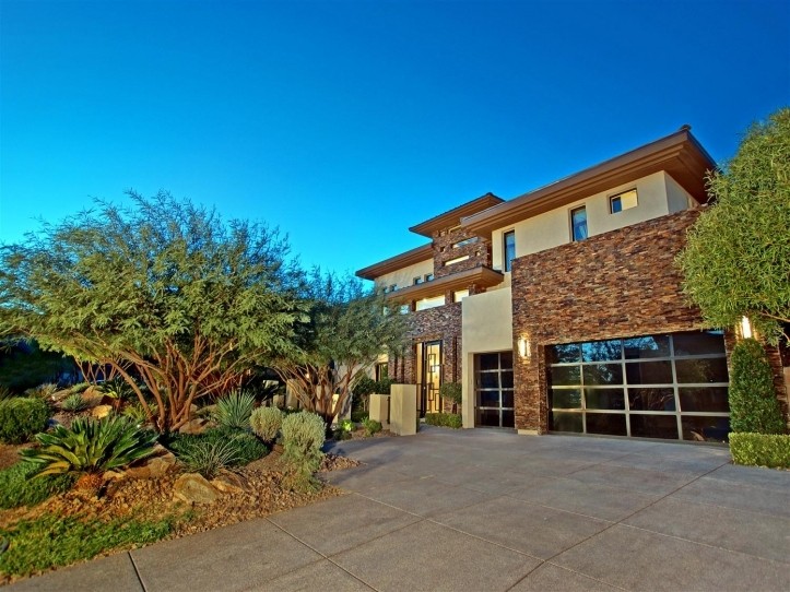 50 Meadowhawk Lane