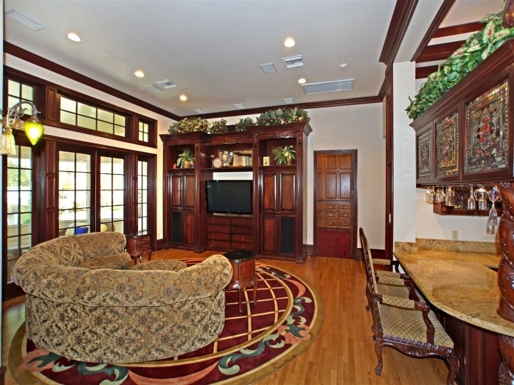 2221 Jamaica Court