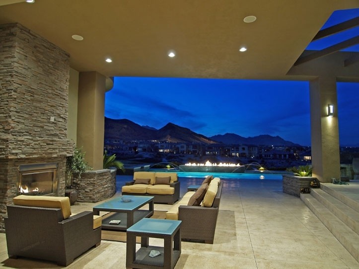 18 Promontory Ridge Drive