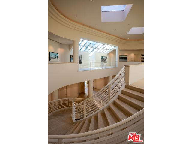 616 N Beverly Drive