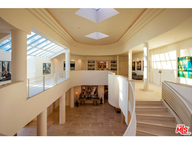 616 N Beverly Drive